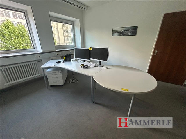 Schreibtisch